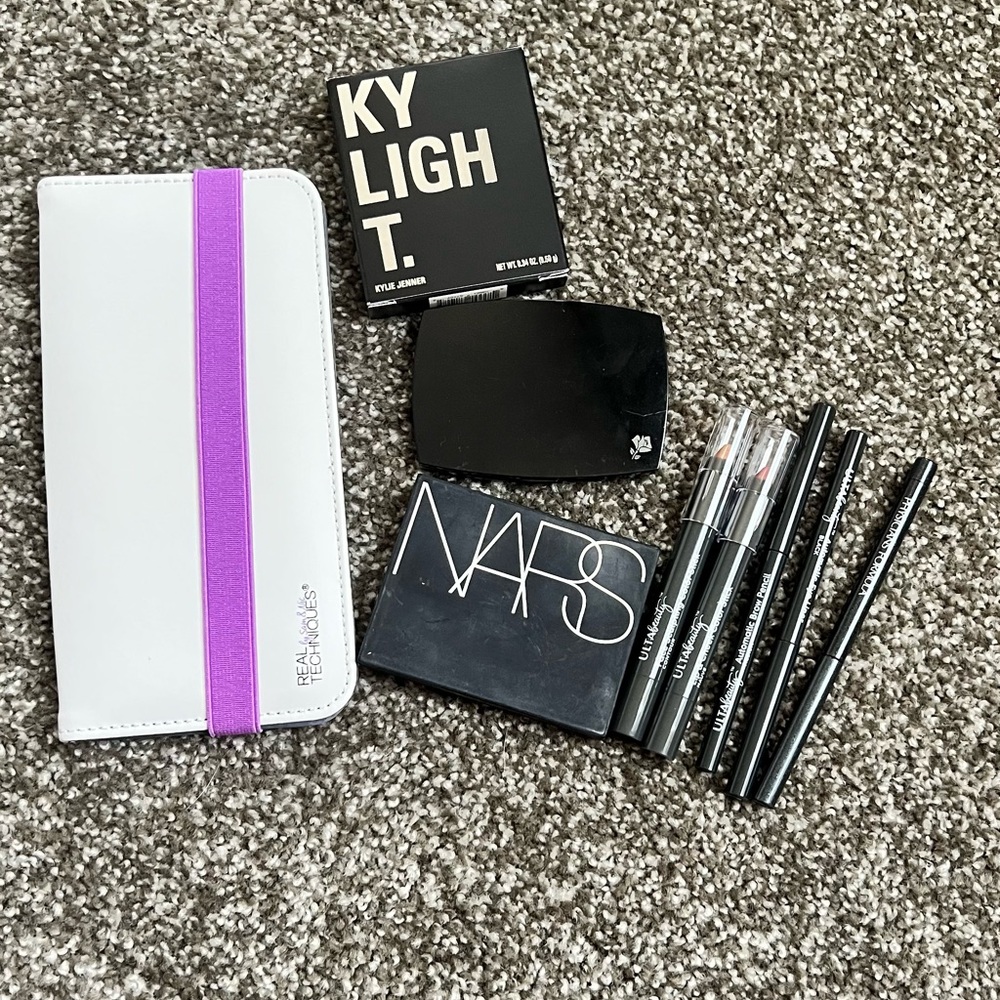 Travel Case/ Makeup Bundle